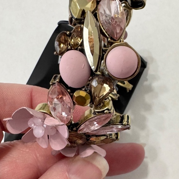 🌸🌸Vera Wang Simply Vera Pink Flowers/Rhinstones Bracelet Stretch Costume Jewelry - Picture 10 of 12